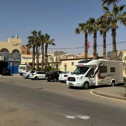 Der Park4night Parkplatz vor der Waschanlage 👌