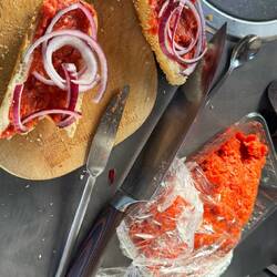 Letztens war Tag des Mettbrötchens 🤤🤣🤣