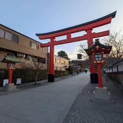 Eingang zu Fushimi Inari-Taisha - einem der bekanntesten Tempel Japans.