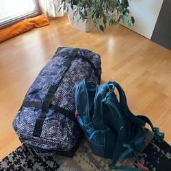 ... die irgendwie in dieser riesigen Reisetasche verschwunden sind!