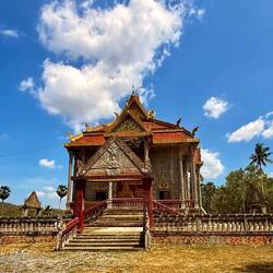 Un rare temple bouddhiste (il y a aussi des mosquées et des églises)