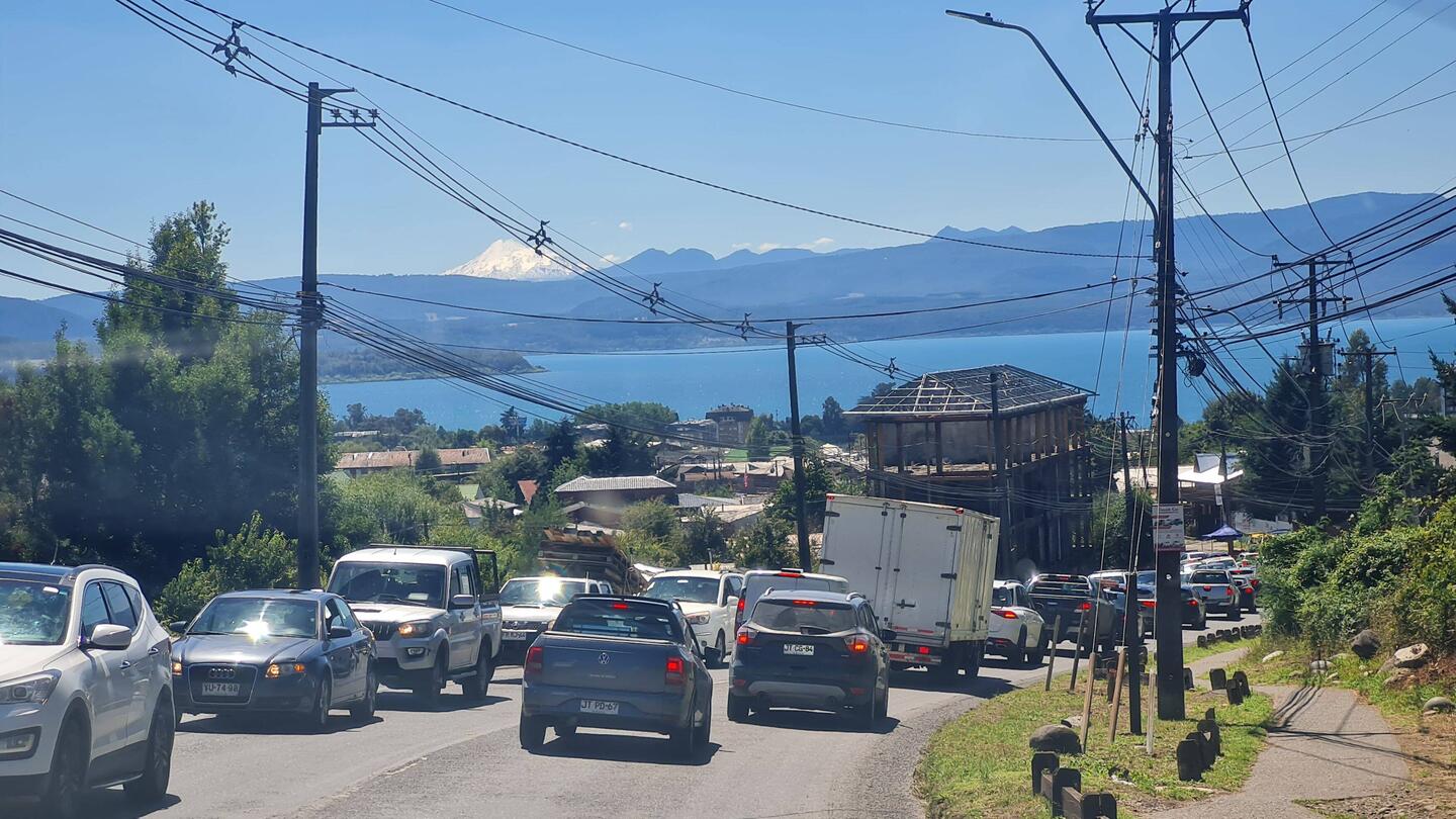 Viele Vulkane säumen den Weg