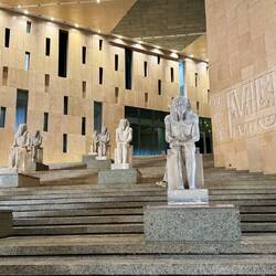 das Museum hat gewaltige Ausmaße