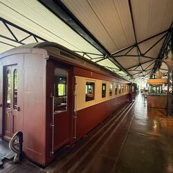 Skukuza - Frühstück im Zug