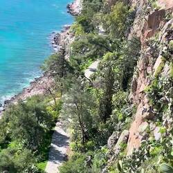 ..ganz unten kann man ganz an der Küste rundherum gehen..👌🏻😍