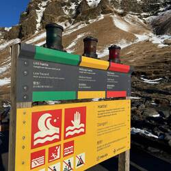 Warnampel vor Monsterwellen