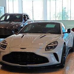 Ein Vantage Coupe. Oldtimer, Bj.2025