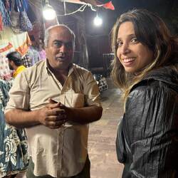 Charlando con los hostigadores... digo... con los vendedores.