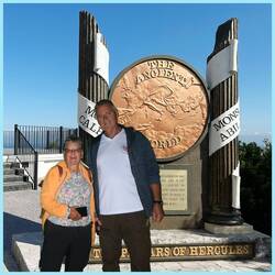Monument „The Pillars of Hercules“ (Die Säulen des Herkules)