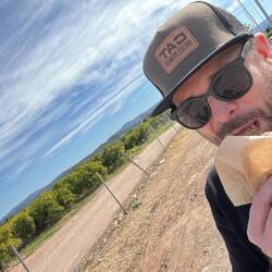Kleine Pause auf der Hälfte der Strecke bei herrlichen Wetter.