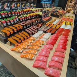 "Kyotos Küche" auf 400 Metern Länge.