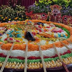 Yee Sang - ein traditioneller ,,Wohlstandssalat"