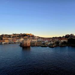 Portoferraio ob sončnem vzhodu