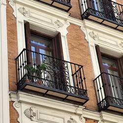 Überall tolle Architektur, Balkone etc...