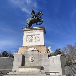 Denkmal beim Park