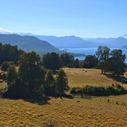 Der Vulkan Villarica (links hinten) ist weithin zu sehen