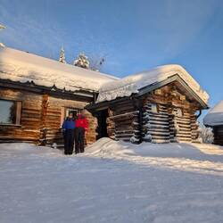 Auf gehts bei wunderbarem Wetter von unserem Blockhaus aus