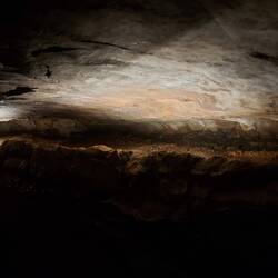 Das war der ursprüngliche Weg bevor die Höhle geöffnet wurde. Also alles kriechend zurückgelegt.