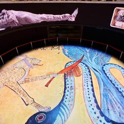 Mumien durften nicht fotografiert werden aber das Museum arbeitet mit modernen Mitteln