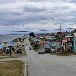 Der "hübsche" Ort Porvenir