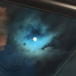 Draußen zieht der Mond seine Bahn🌖- Good night