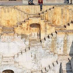 Panna Meena Ka Kund. Pozo de agua