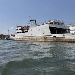 Erstes Fährschiff Ugandas