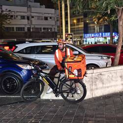 Essenlieferanten sind hier allgegenwärtig.