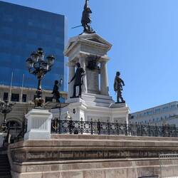 Monumento a Los Heroes de Iquique