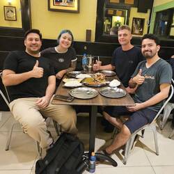 Cem, Elena, Nafees und ich.