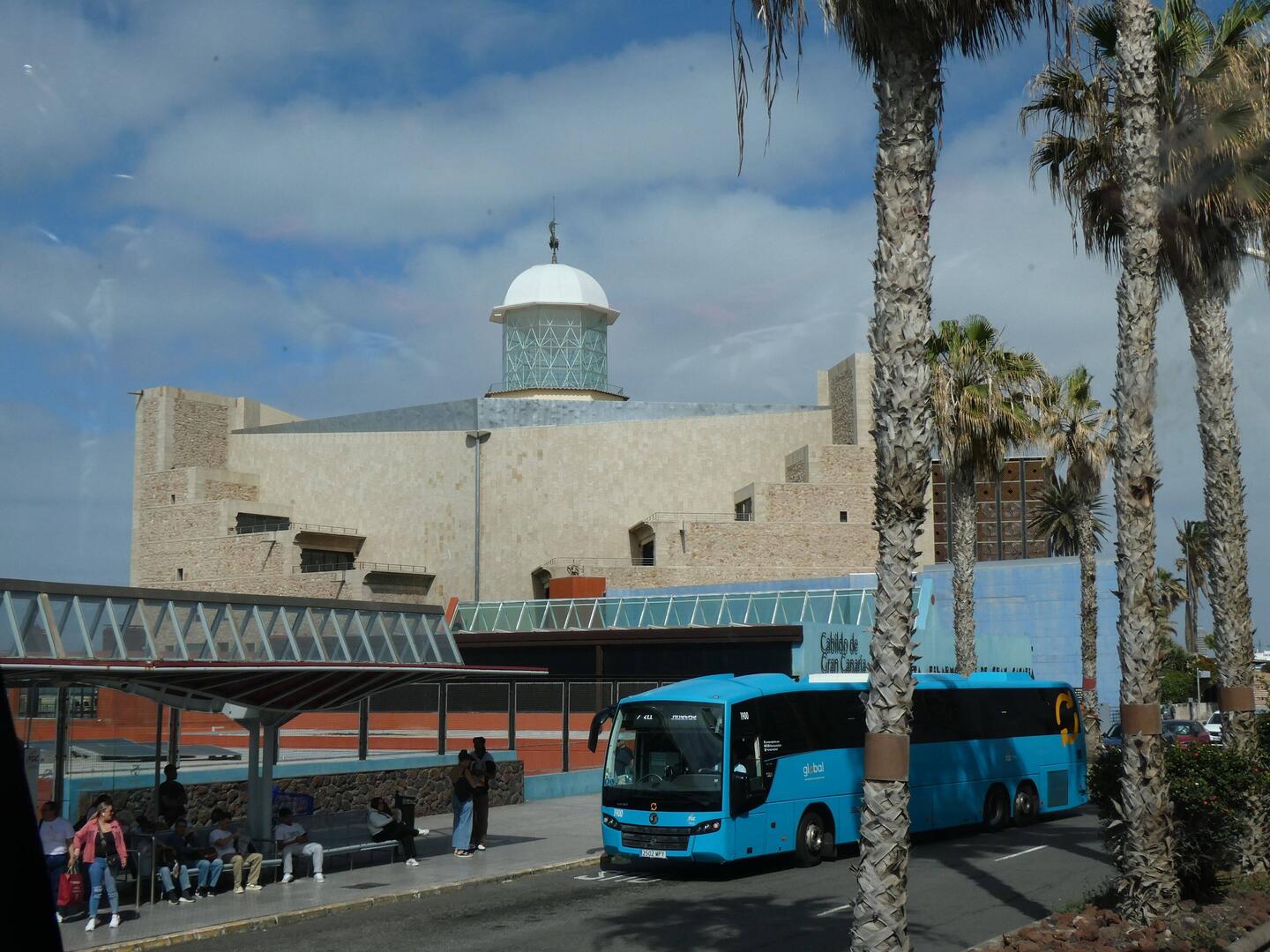 Kreuz und quer geht's mit dem Bus durch die Stadt