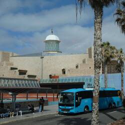 Kreuz und quer geht's mit dem Bus durch die Stadt