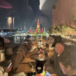 Love the rooftop bar here. Great drinks and amazing staff. I will be back!