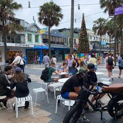 Main Street runter zum Strand