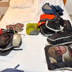 Früh aufstehen... Sven(auf dem Handtuch von Jürgen packbeutel) ist schon am grinsen... 🤣