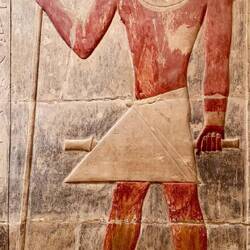 Malereien im Grab des Priesters