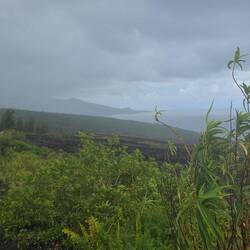 Regen über den Lavafeldern