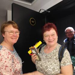 Mit Gesang im Hotel Flur.... 🤭