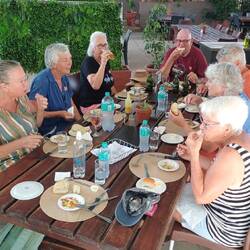und dann ein leckeres Straussen-Mittagessen