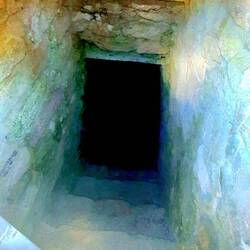 Hier würde es ins Innere der Pyramide gehen. Leider geschlossen.