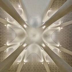 Deckengestaltung der Imam Al-Tayeb Moschee