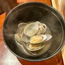 mit Miso-Suppe inkl. Muscheln