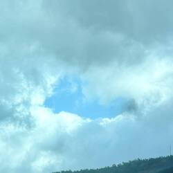 gelegentlich eine Lücke in den Wolken... verheisst Besserung