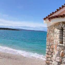 ..vorne am Strand stehen wir ALLE🚐🚛🚐🚐und dahinter das große Areal vom Resort im Grünen🌳😍