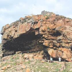 die "Steinzeit-Höhle"