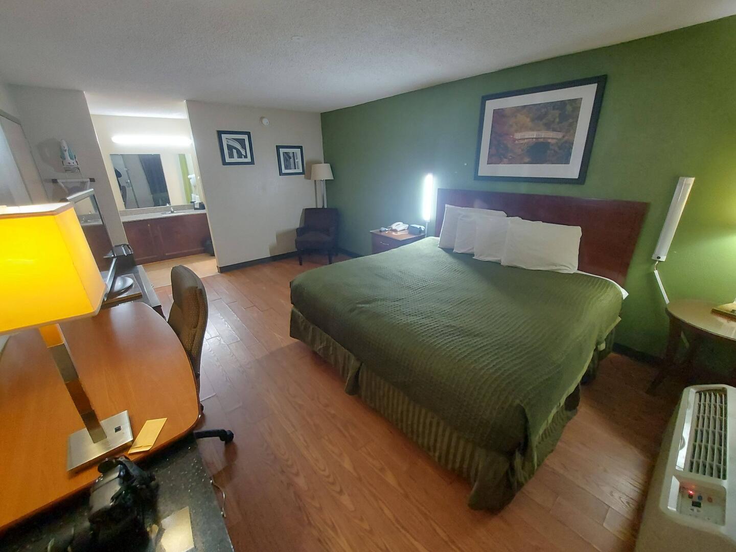 Roomtour, nicht mehr ganz neu, aber ok.