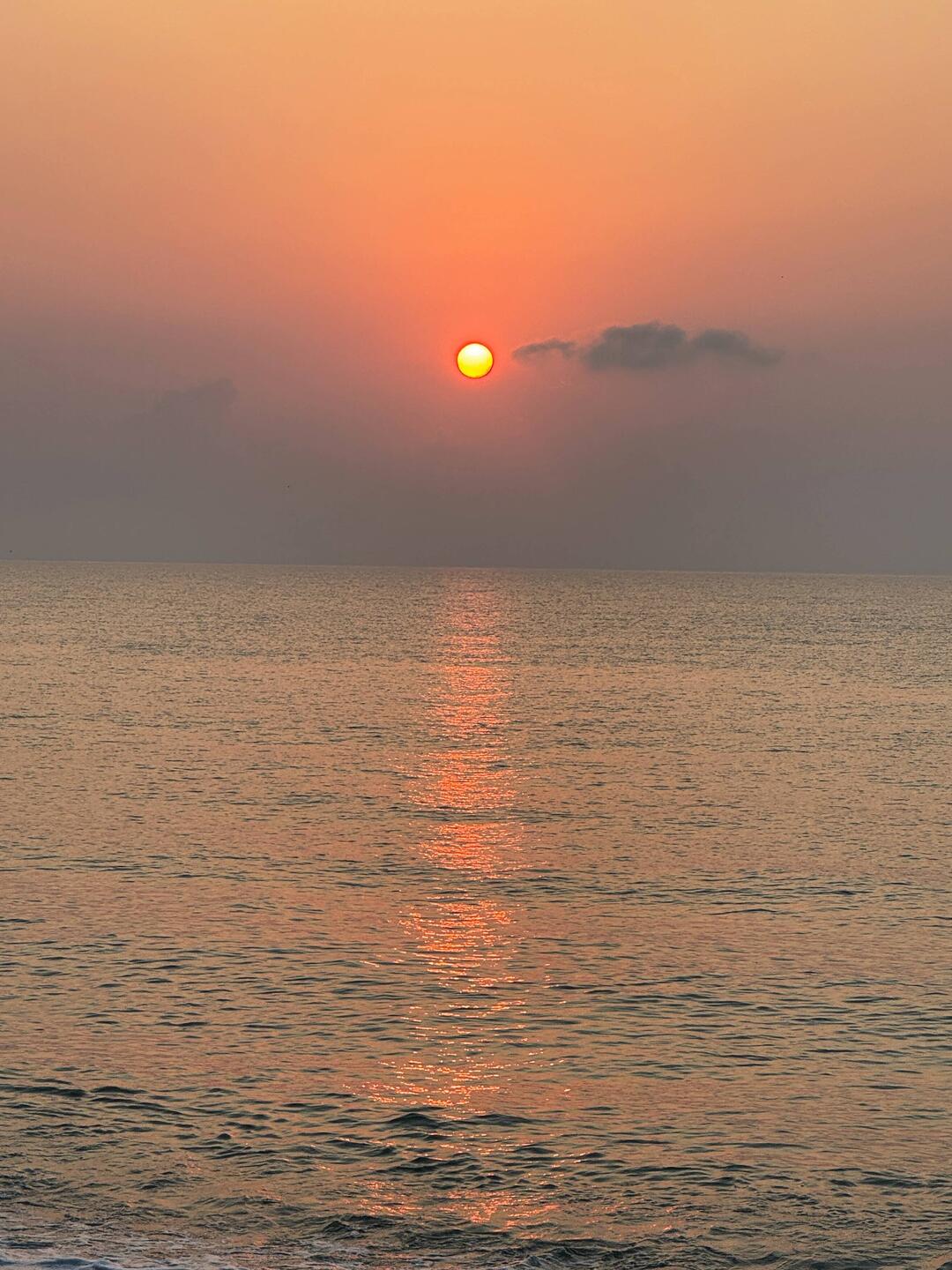 The day started with an impressive huge red ball sun lifting slowly from the sea.