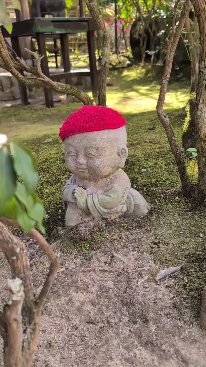 Am Eingang wird man von den kleinen Mann begrüßt, bevor es zum Endgegner, den Stufen geht. 🙈