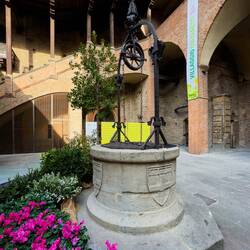 Palazzo Re Enzo — Bologna, Italy.