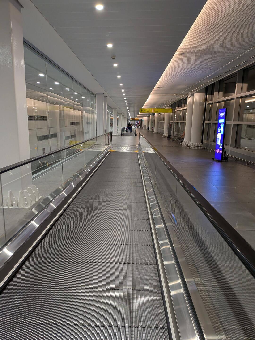 The moving sidewalk was so wide!